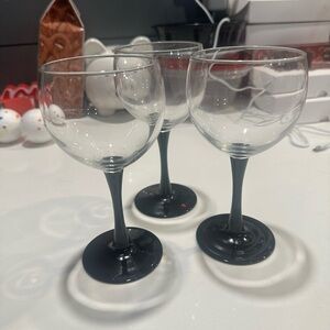 Elegant Black Stem Wine Glass Set